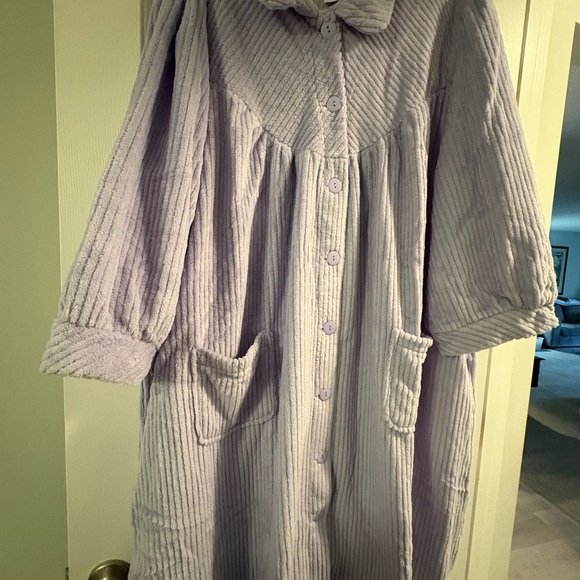 Collections Etc Other - Lavender Button-Up Women's Robe